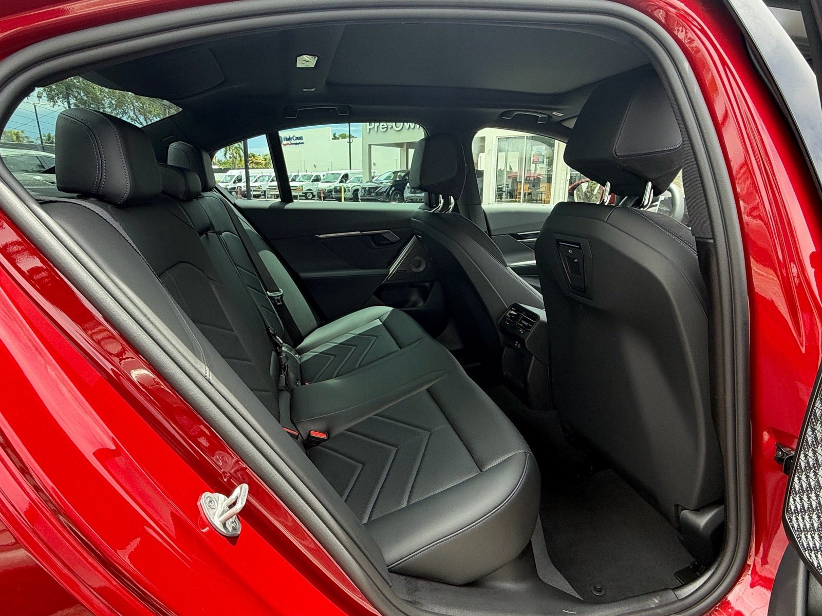 Used 2026 BMW i5 eDrive40 w/ M Sport Package RWD image 18