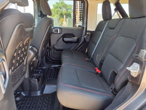Used 2018 Jeep Wrangler Unlimited Rubicon AWD/4WD image 20