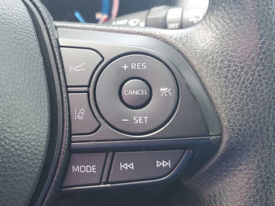 Used 2025 Toyota RAV4 XLE w/ Convenience Package AWD/4WD image 13