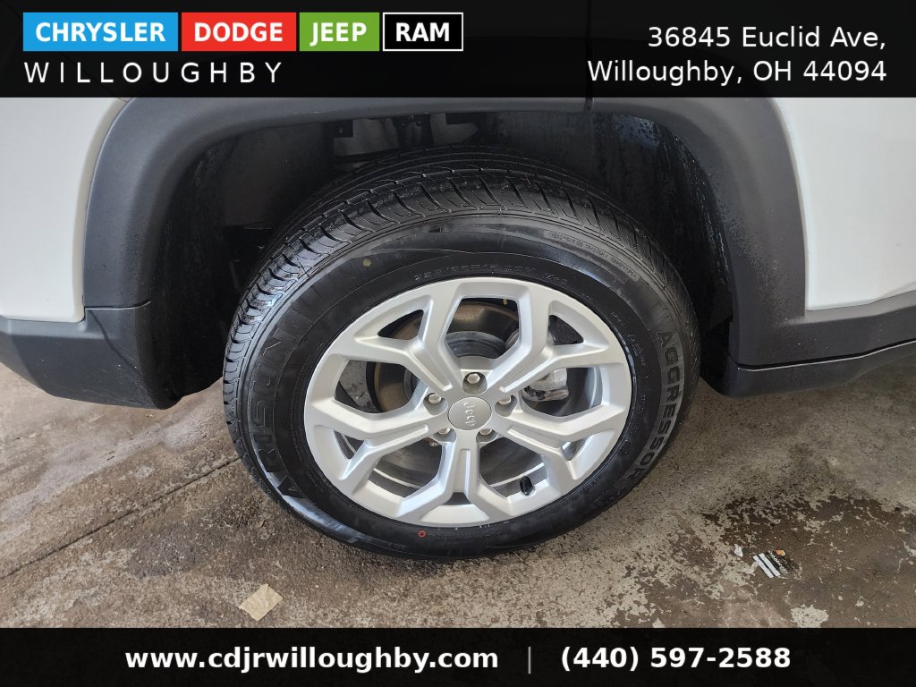 Used 2024 Jeep Compass Latitude AWD/4WD image 39
