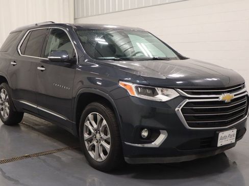 Used 2019 Chevrolet Traverse Premier w/ Driver Confidence II Package image 2