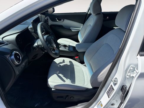 Used 2023 Hyundai Kona SE w/ Cargo Package FWD image 10