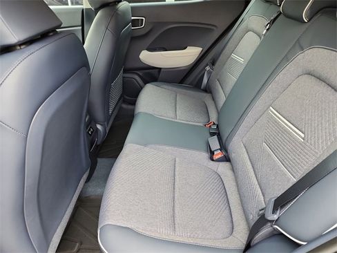 New 2025 Hyundai Venue Limited image 14