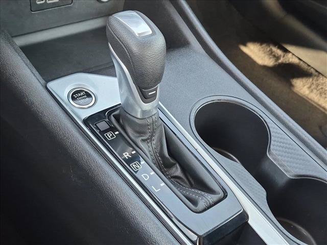 Used 2025 Nissan Altima 2.5 SV FWD image 12