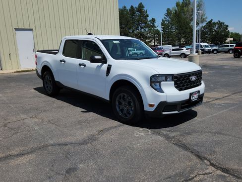 New 2026 Ford Maverick XLT w/ Equipment Group 301A AWD/4WD image 8