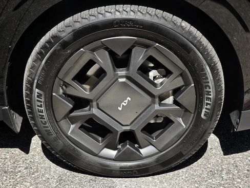 Used 2026 Kia Carnival EX FWD image 22