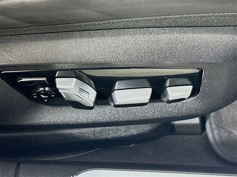 Used 2019 BMW ALPINA B7 xDrive w/ Luxury Rear Seating Package image 24