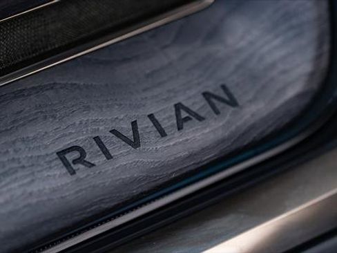 Used 2022 Rivian R1T Adventure image 34