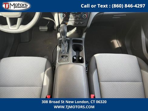 Used 2019 Ford Escape SE image 19