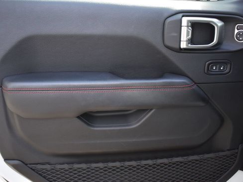 Used 2018 Jeep Wrangler Unlimited Rubicon AWD/4WD image 17