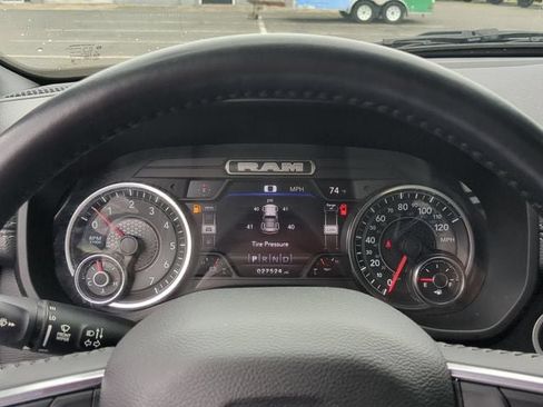 Used 2023 RAM 1500 Laramie AWD/4WD image 10