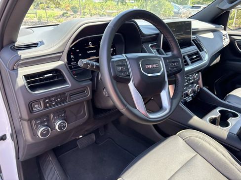 Used 2023 GMC Yukon SLT w/ SLT Premium Package AWD/4WD image 17