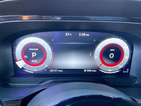 Used 2024 Nissan Pathfinder Platinum image 10