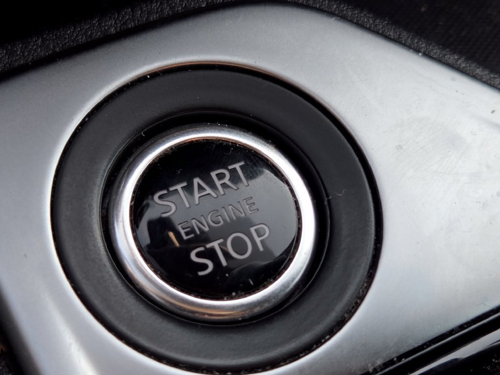 Used 2023 Nissan Sentra SR w/ SR Premium Package FWD image 35