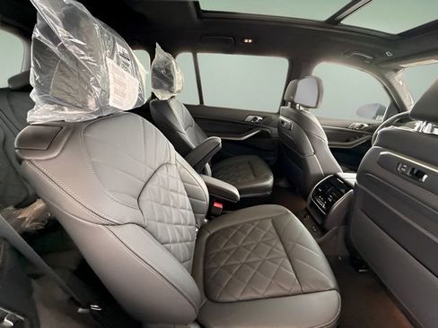 Used 2026 BMW X7 xDrive40i w/ M Sport Package image 32