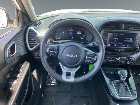 Used 2023 Kia Soul LX FWD image 12