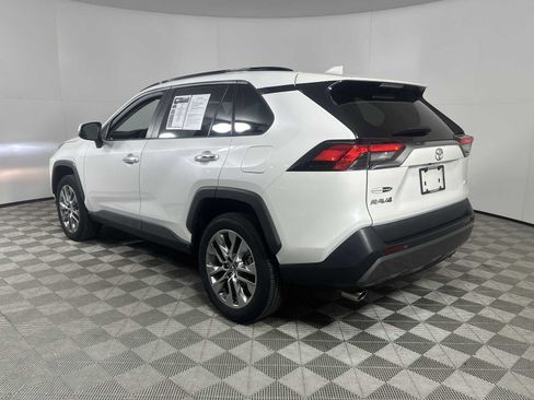 Used 2019 Toyota RAV4 Limited image 6