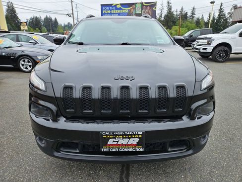 Used 2016 Jeep Cherokee Latitude AWD/4WD image 2