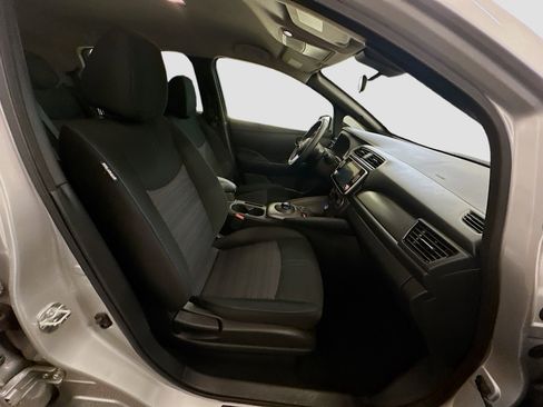 Used 2024 Nissan Leaf S image 31