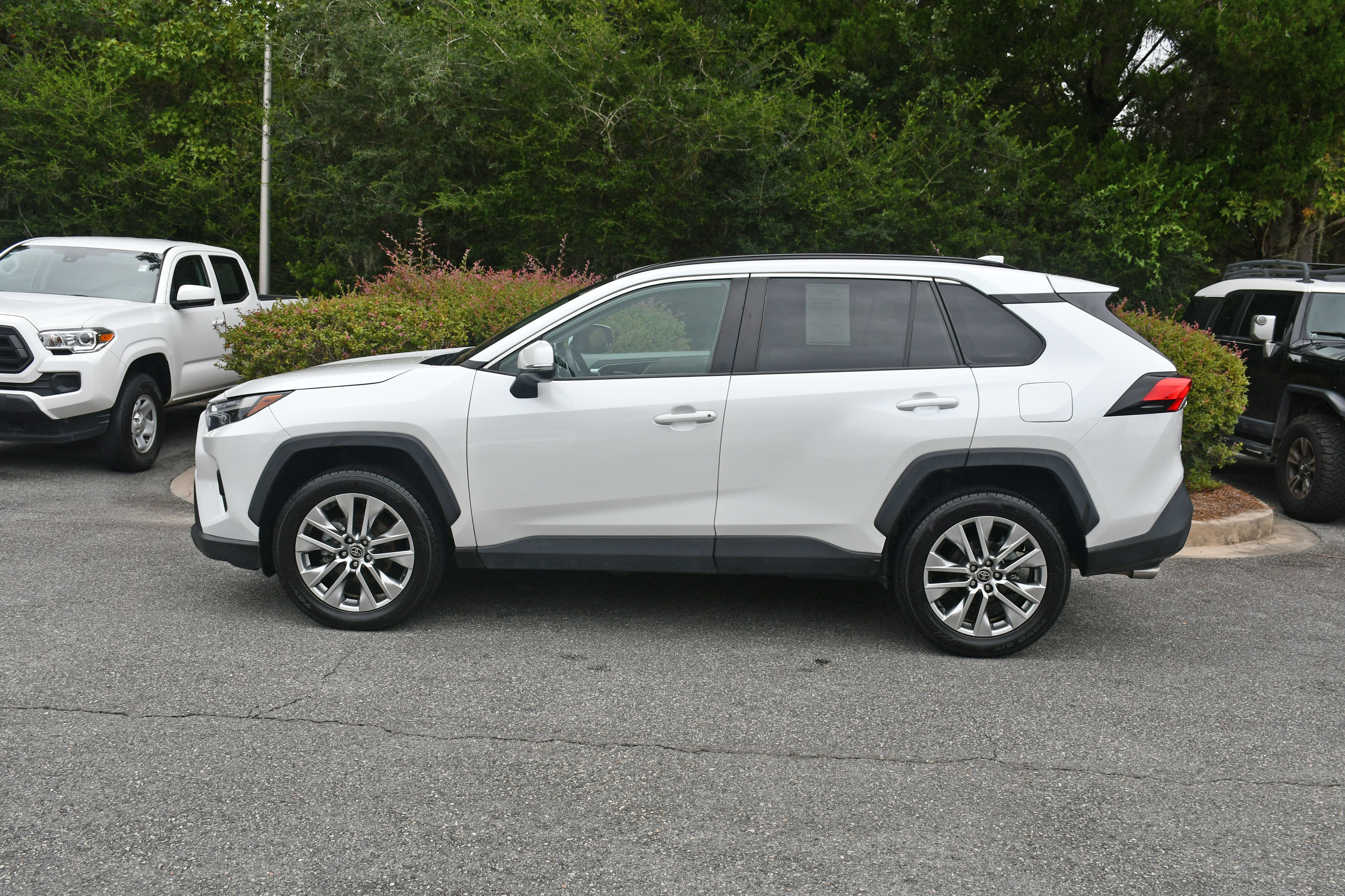 Used 2023 Toyota RAV4 XLE Premium FWD image 2