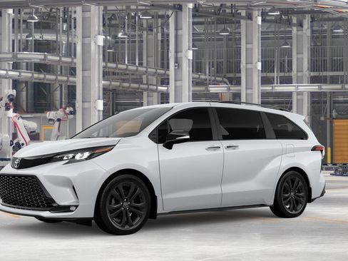 New 2026 Toyota Sienna XSE image 2