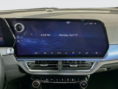 Used 2025 Chevrolet Equinox EV LT w/ Convenience Package image 21