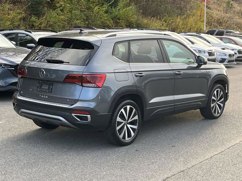 Used 2022 Volkswagen Taos SE w/ IQ.Drive SE Package image 5