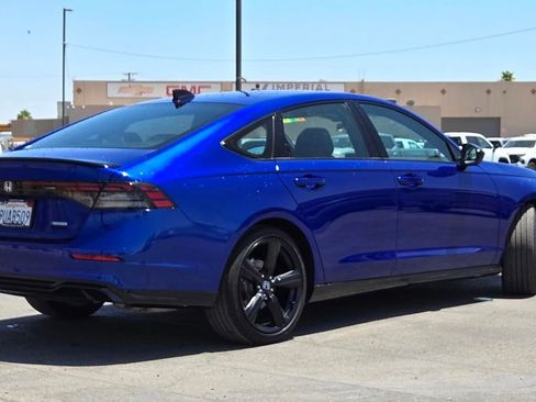 Used 2025 Honda Accord Sport image 4