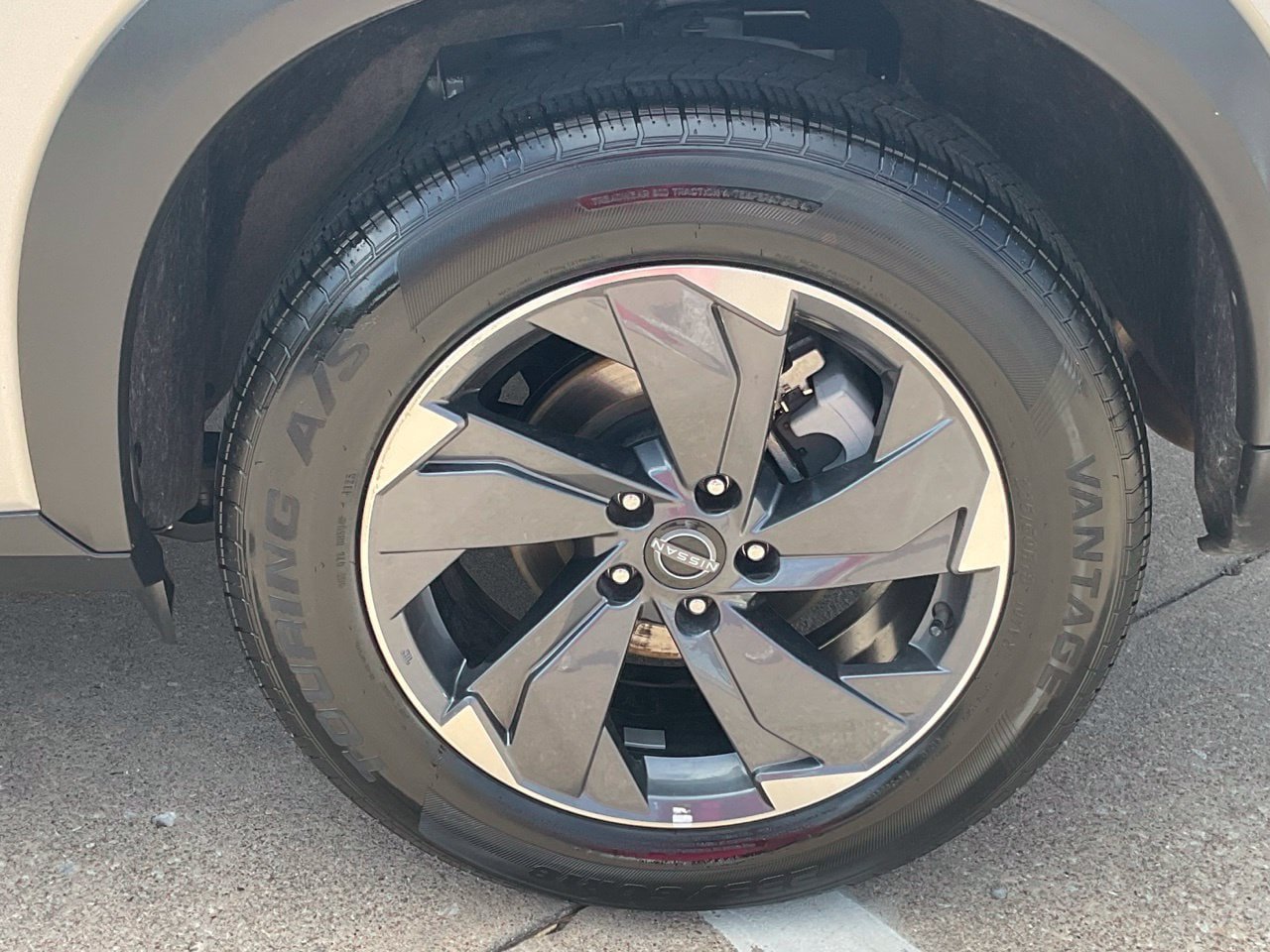 Used 2025 Nissan Rogue SV FWD image 7