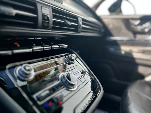 Used 2021 Lincoln Corsair AWD w/ Premium Package image 28