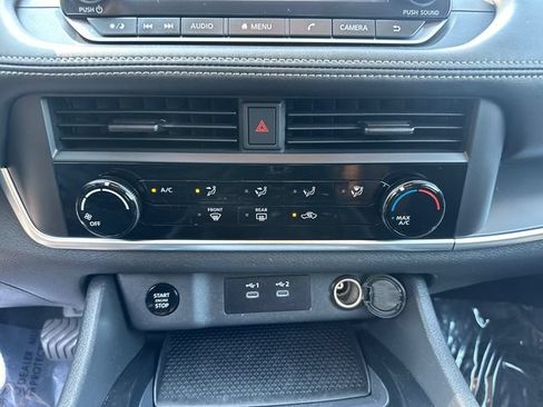 Used 2024 Nissan Rogue S AWD/4WD image 34