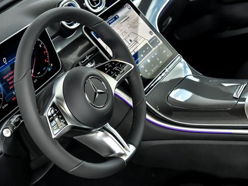 Certified 2025 Mercedes-Benz C 300 4MATIC Sedan image 17