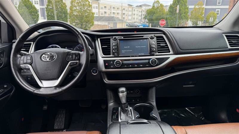 Used 2019 Toyota Highlander Limited AWD/4WD image 27