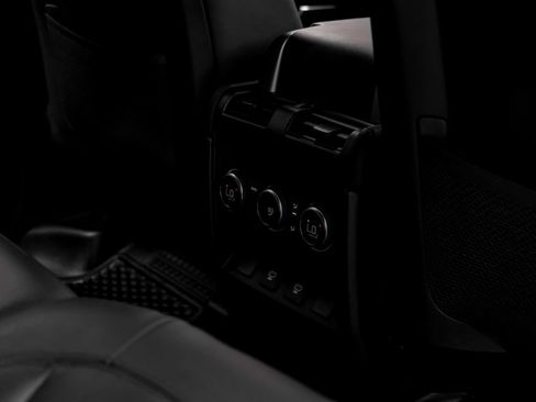 Used 2024 Land Rover Defender 110 V8 AWD/4WD image 46