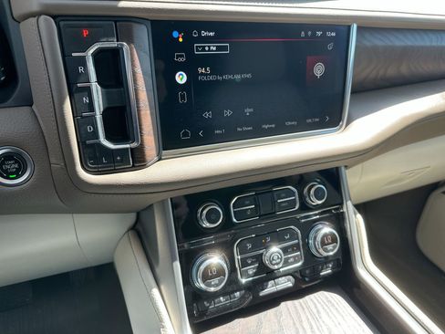 Used 2022 GMC Yukon Denali image 16