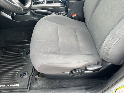 Used 2019 Toyota Tacoma TRD Off-Road AWD/4WD image 14