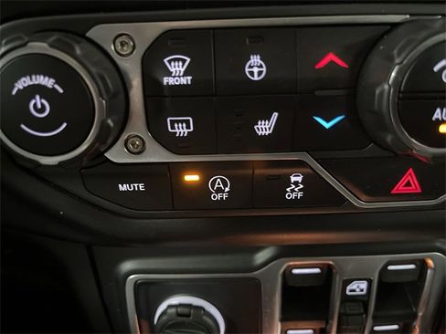 Used 2022 Jeep Gladiator Overland w/ Popular Equipment Package image 32