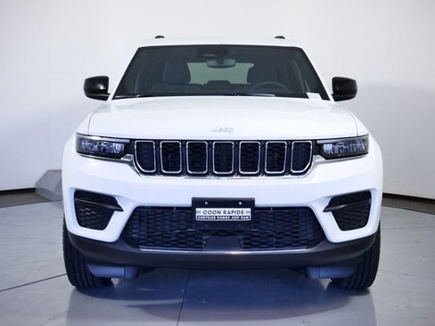 Used 2024 Jeep Grand Cherokee Laredo w/ Luxury Tech Group I image 4