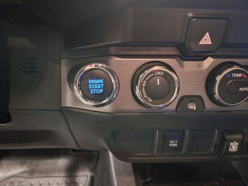 Used 2023 Toyota Tacoma TRD Off-Road image 18