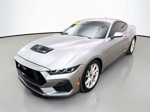 Used 2024 Ford Mustang GT Premium image 3