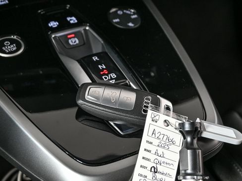 New 2025 Audi Q4 e-tron Prestige image 15