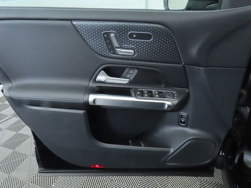 Certified 2025 Mercedes-Benz GLB 250 image 24