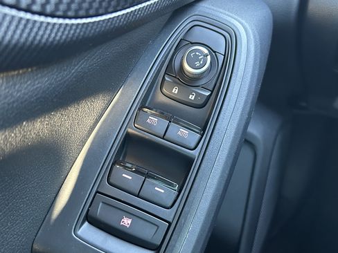 Used 2023 Subaru Crosstrek 2.0i Premium image 20