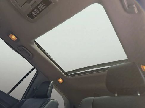 Used 2018 Honda Pilot Elite image 14