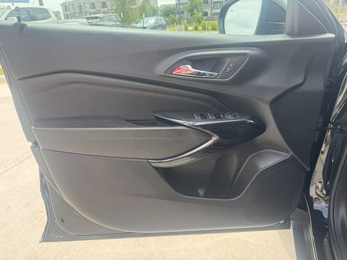 Used 2025 Chevrolet Trax RS w/ Driver Confidence Package FWD image 10