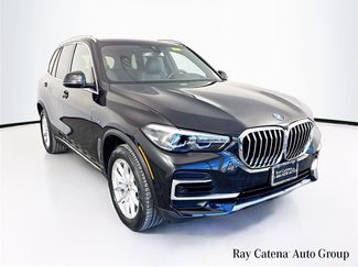 Used 2023 BMW X5 xDrive45e w/ Parking Assistance Package video 1