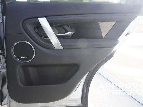 Used 2025 Land Rover Discovery Sport S image 24