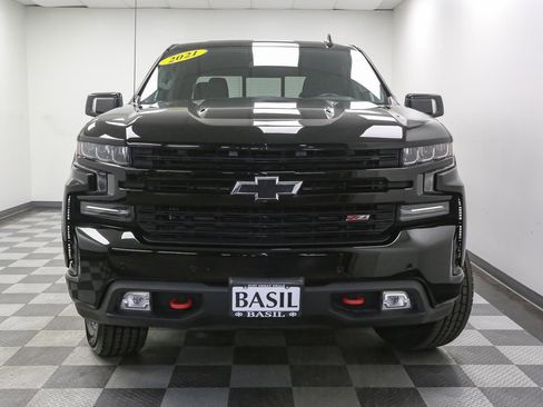 Used 2021 Chevrolet Silverado 1500 LT Trail Boss w/ Convenience Package II AWD/4WD image 3