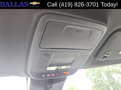Used 2024 Chevrolet Traverse LT w/ Trailering Package AWD/4WD image 21