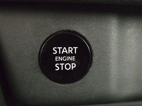 Used 2025 Nissan Rogue SV FWD image 22